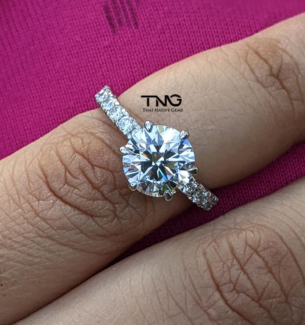 2 carat IGI certified F-VS2 Lab Grown Diamond Ring Bangkok Thailand