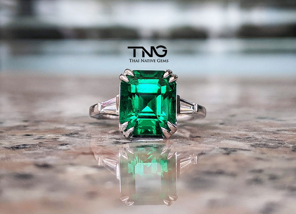 Qstreet White And Green Diamond Ring